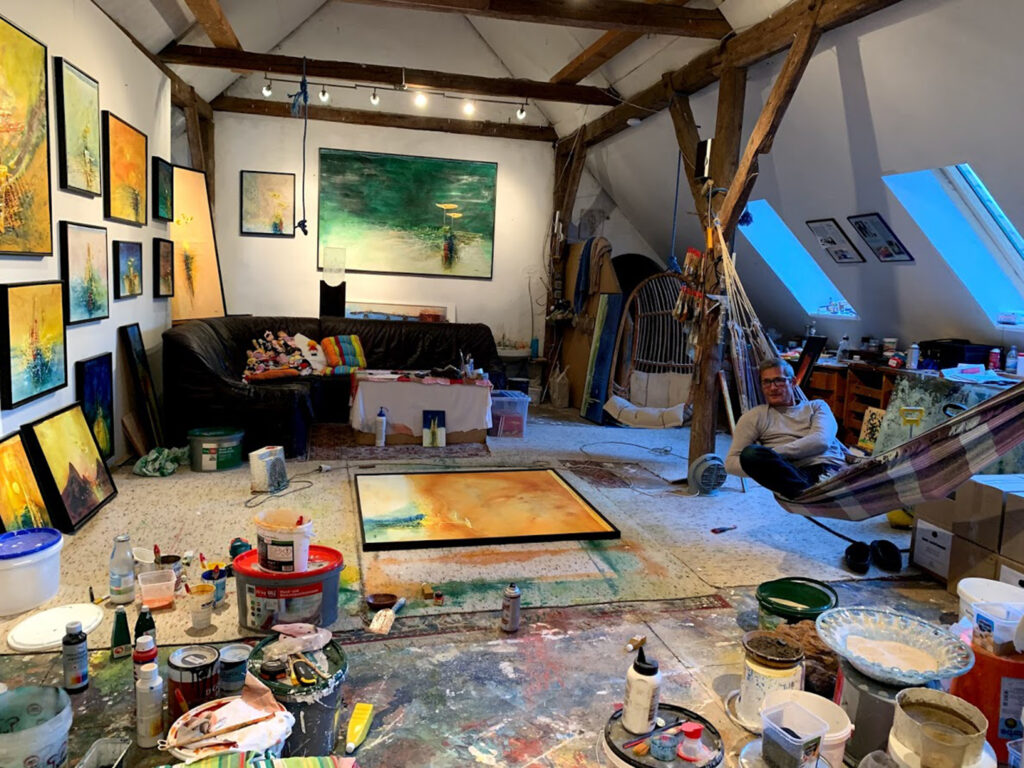 Künstleratelier für zeitgenössische Malerei – Gemälde im Atelier von Hardy Brandner